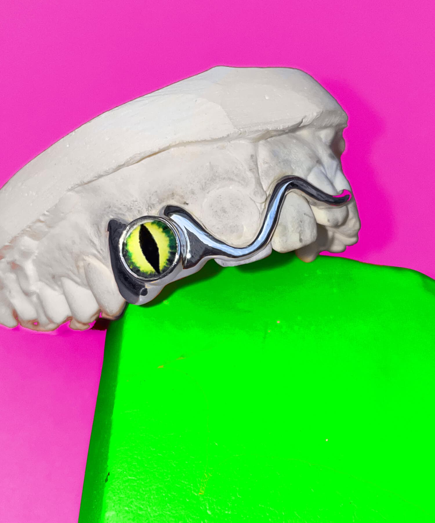 Eye silver grillz